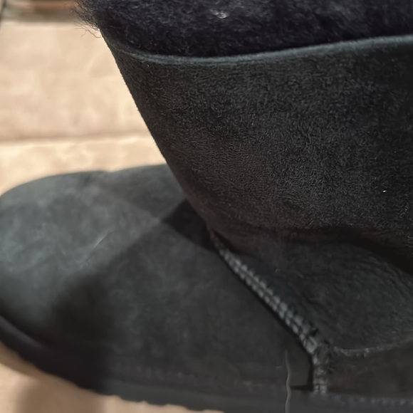UGG boots girls size 3 - Picture 3 of 8